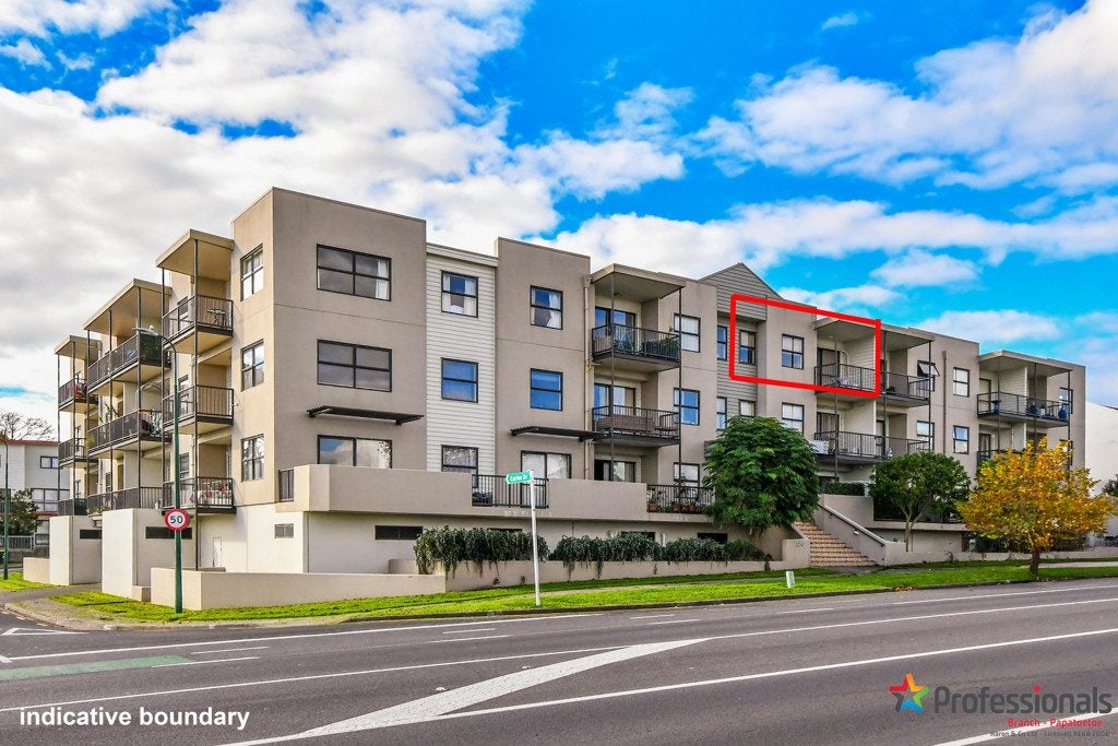 39/124 Stancombe Road, Flat Bush, Auckland - Carousel 1