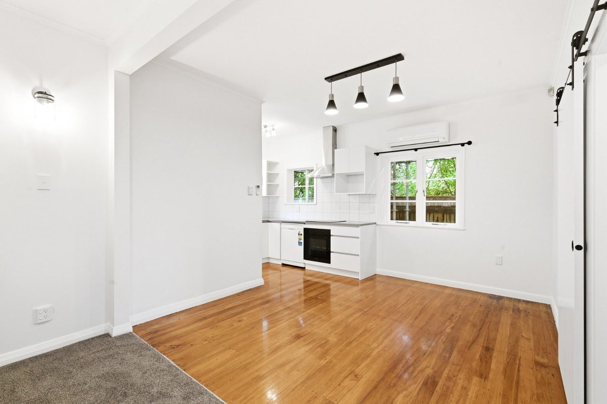 89 Cambridge Terrace, Waterloo, Lower Hutt - Carousel 1