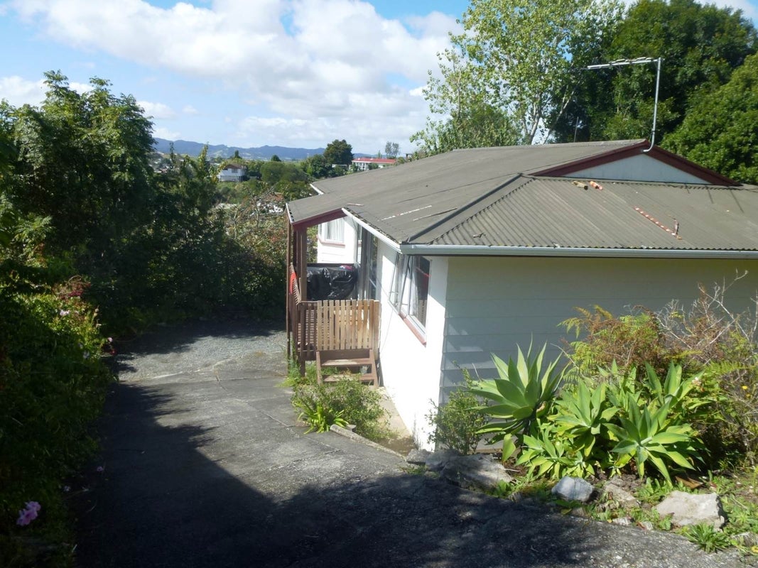 10 Dudley Place, Raumanga, Whangarei - Carousel 1