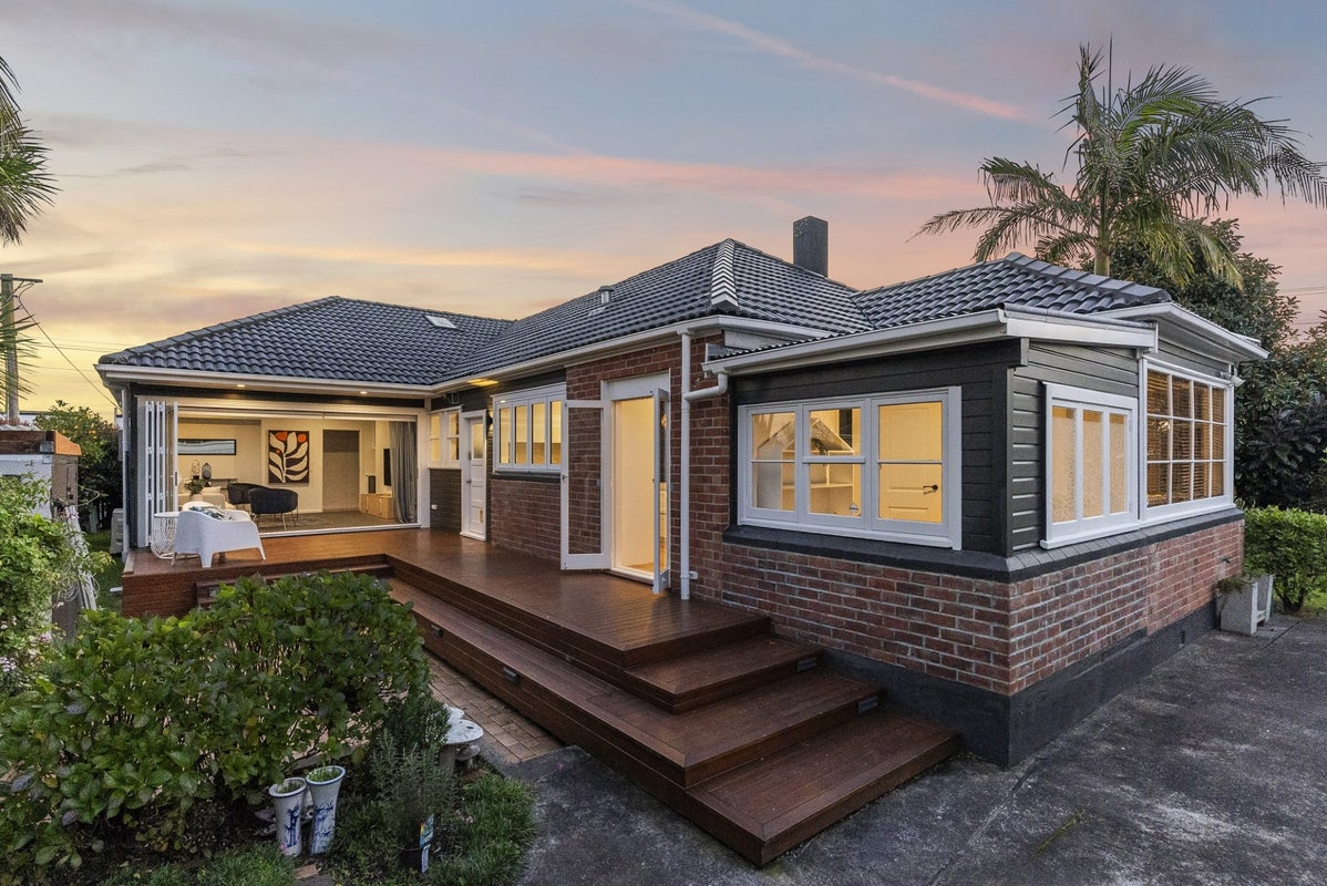2 Naumai Street, Avondale, Auckland - Carousel 1