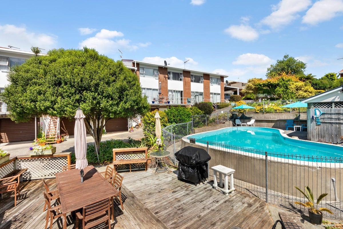 2/16 Willerton Avenue, New Lynn, Auckland - Carousel 2