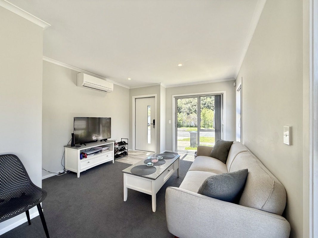 4B Horoeka Street, Stokes Valley, Lower Hutt - Carousel 2