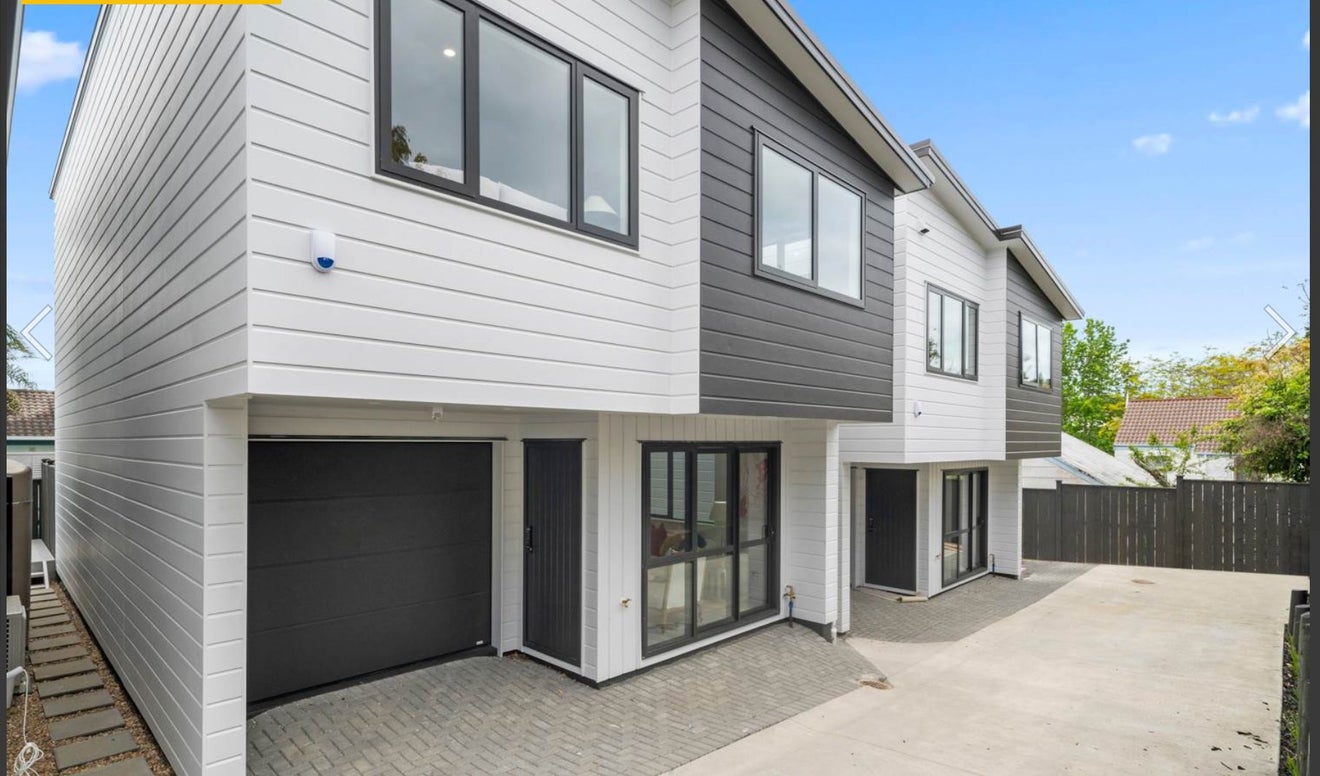 13B Kingussie Place, Highland Park, Auckland - Carousel 1