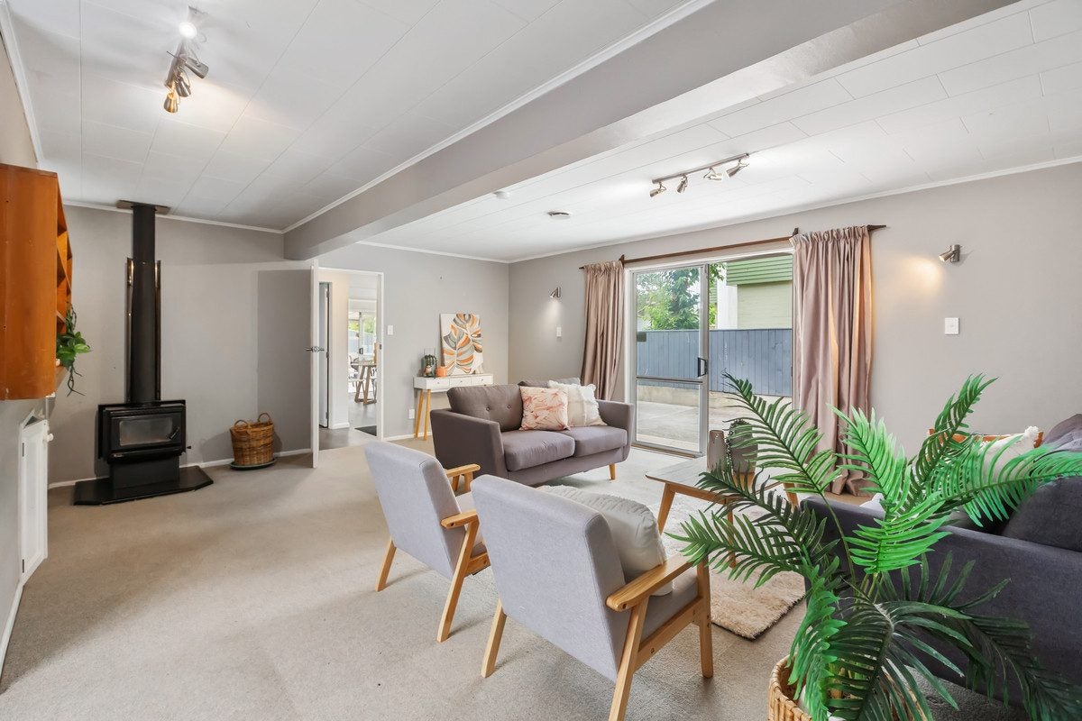 70 Glen Road, Raumati South, Paraparaumu - Carousel 2