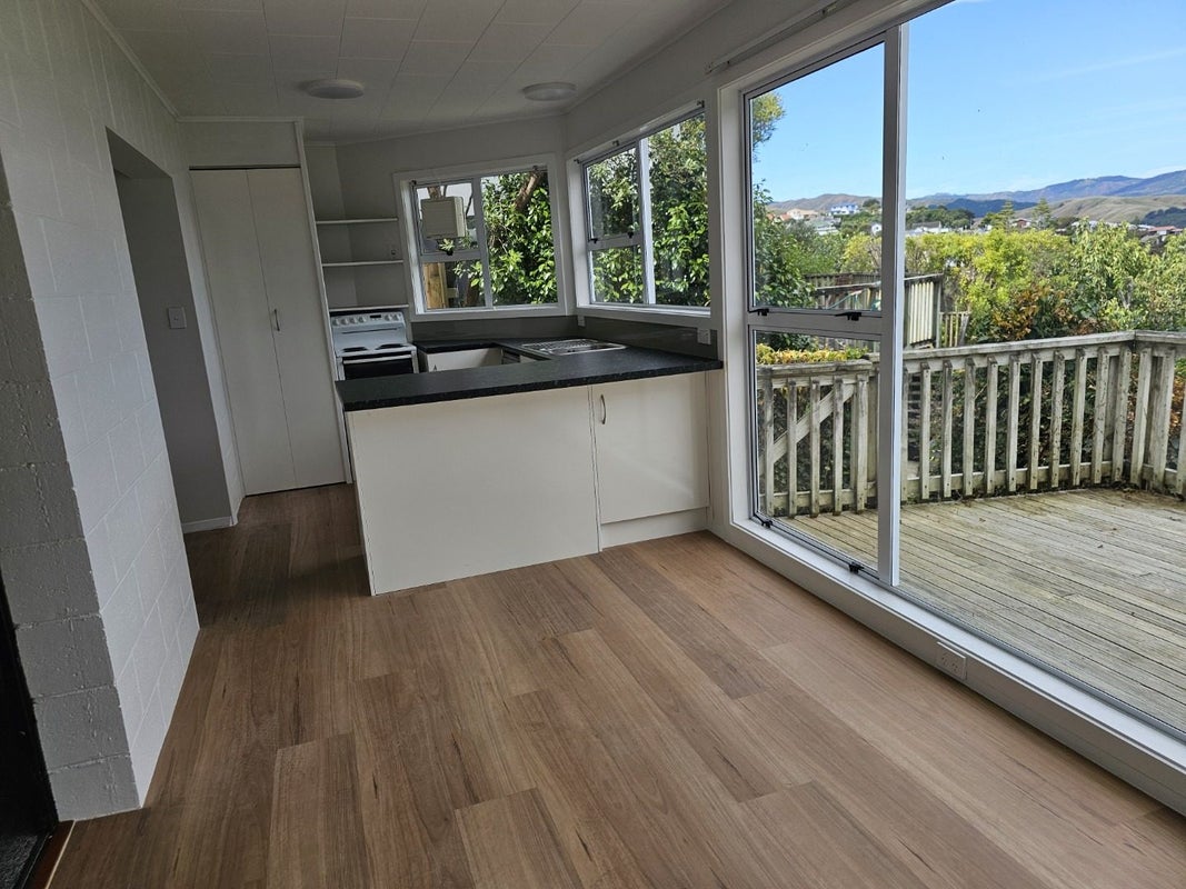 54 Mana View Road, Paremata, Porirua - Carousel 2