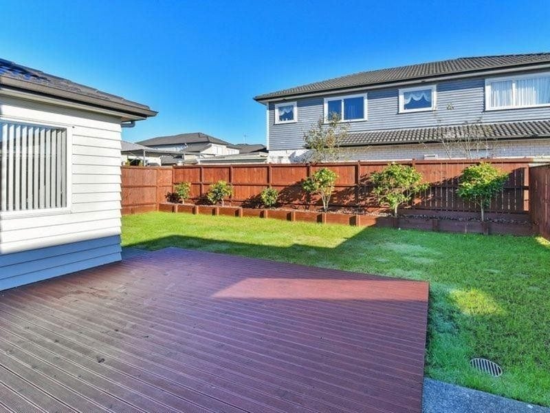 9 Sunglade Grove, Flat Bush, Auckland - Carousel 11