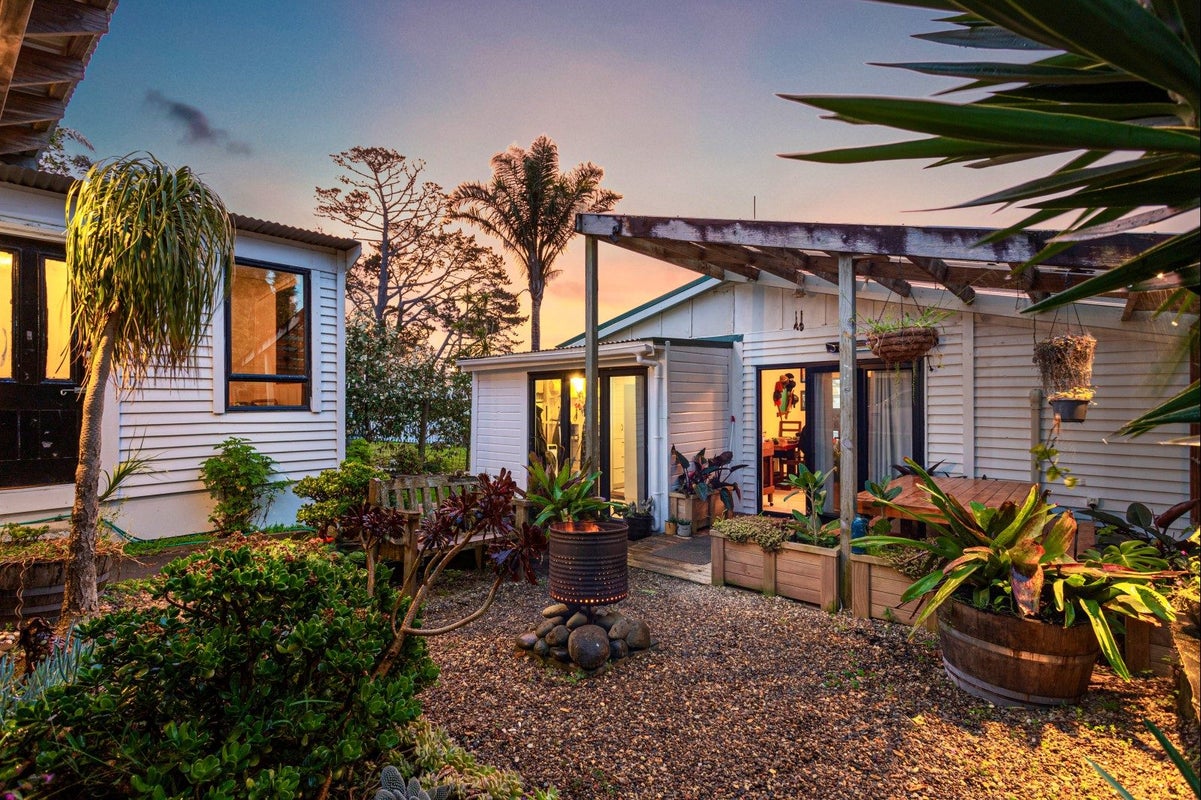 74 Christian Road, Swanson, Auckland - Carousel 2