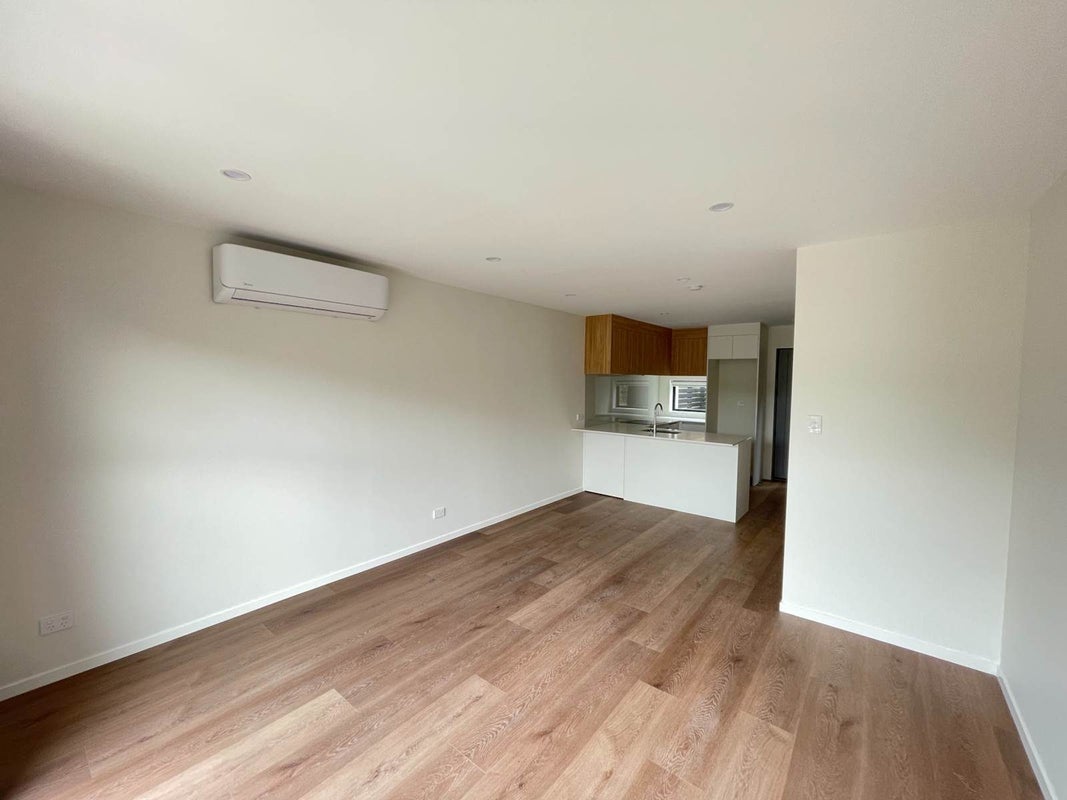 11 Selo Street, Glen Eden, Auckland - Carousel 2