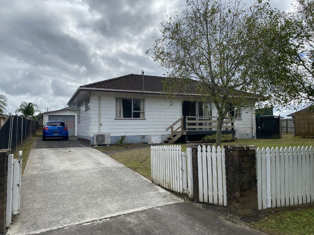 38 Silverstone Place, Henderson, Auckland - Carousel 13