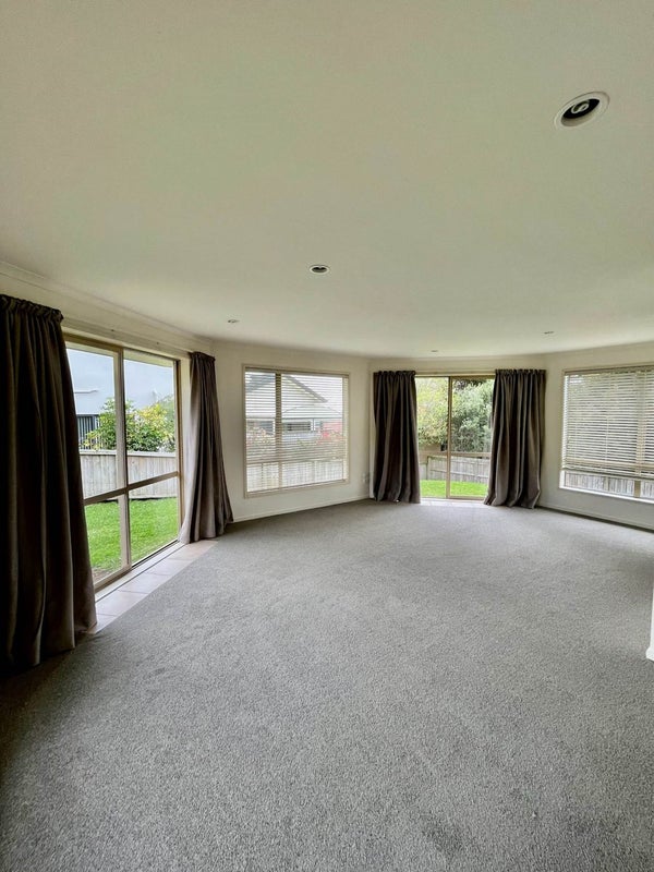 83 Grovenor Drive, Orewa, Orewa - Carousel 2