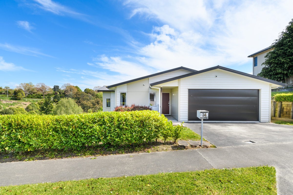 34 Ruapehu Drive, Fitzherbert, Palmerston North - Carousel 2