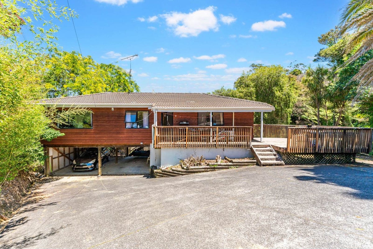 2/15A View Road, Glenfield, Auckland - Carousel 1