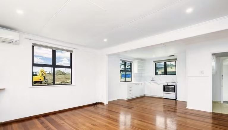4 Valonia Street, New Windsor, Auckland - Carousel 9