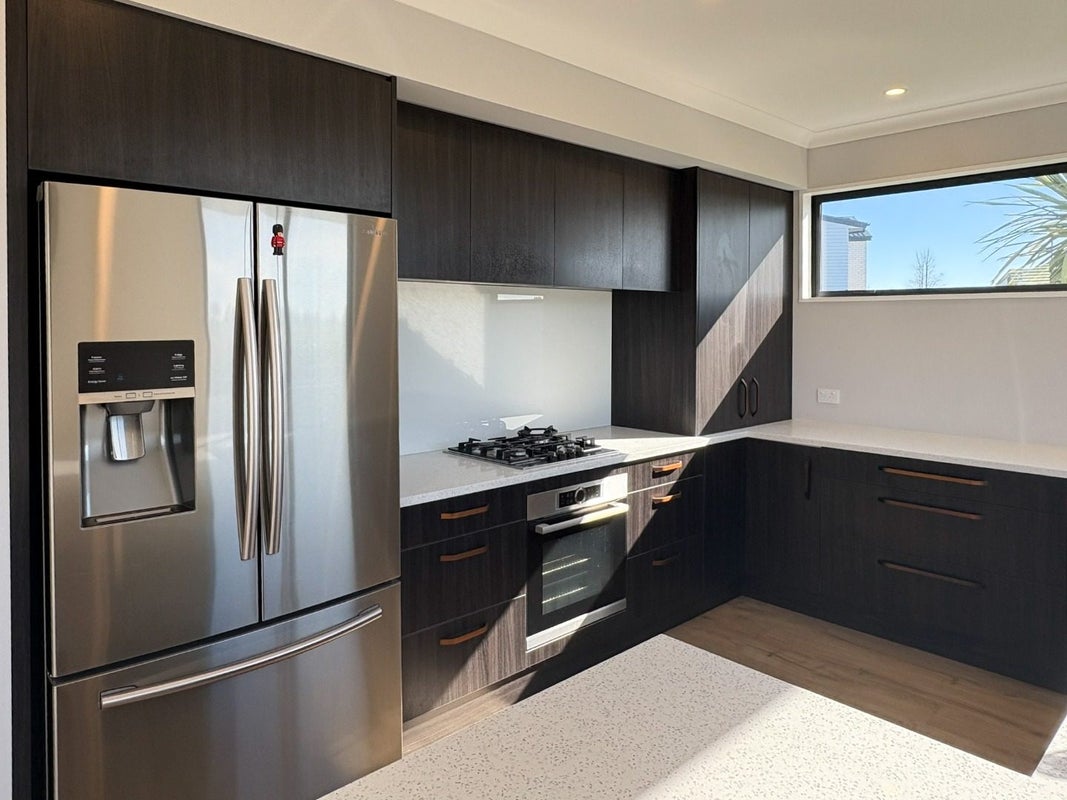 16 Koral Lane, Broomfield, Christchurch - Carousel 2