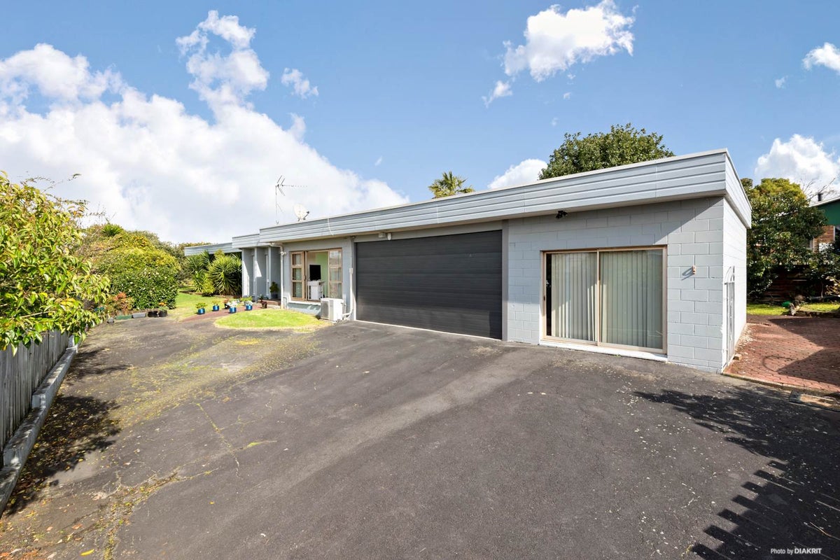 63 Ray Small Drive, Pahurehure, Papakura - Carousel 1