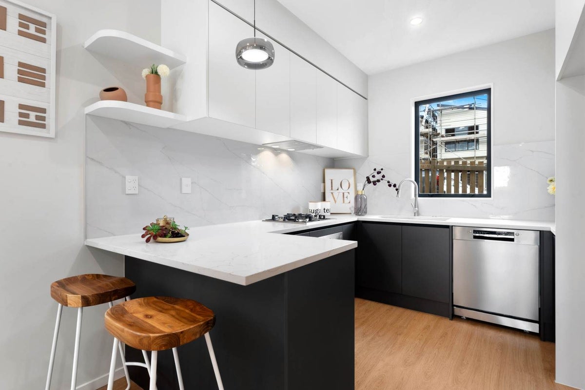 2 Terra Nova Street, Glen Eden, Auckland - Carousel 2