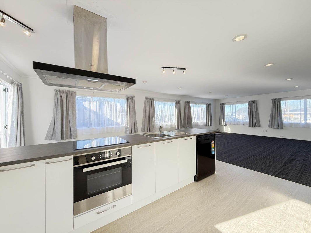 2/50 Blanes Road, Weymouth, Auckland - Carousel 2