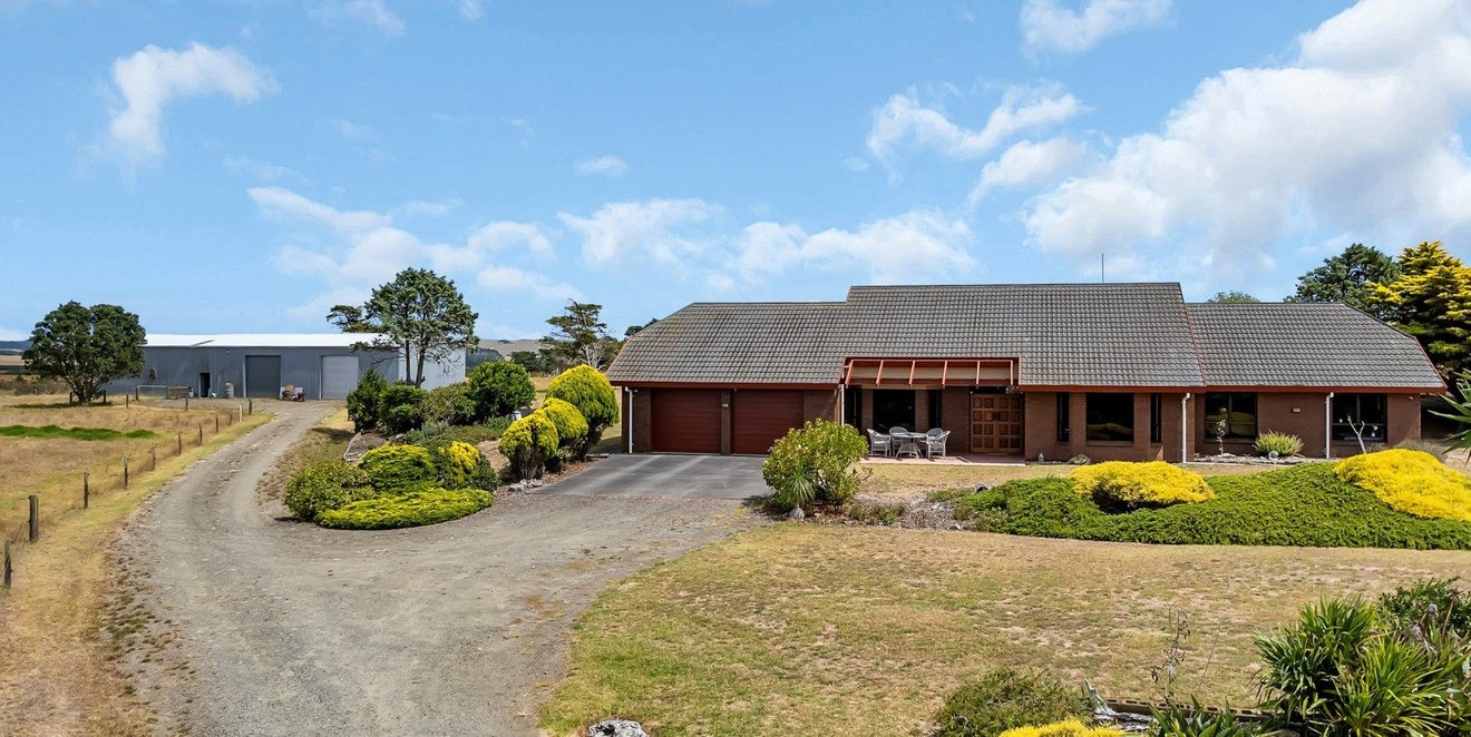 72 Baylys Coast Road, Dargaville - Carousel 1