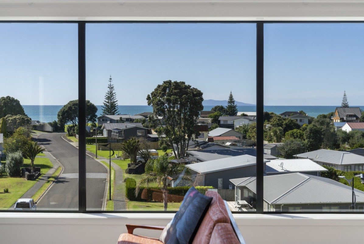 24 Dolphin Drive, Whiritoa, Waihi - Carousel 1