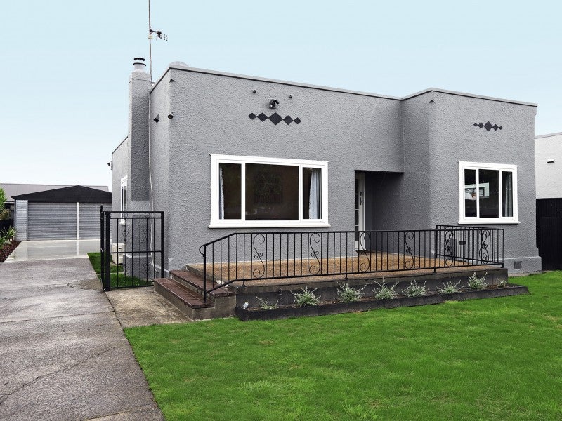 1011 Willowpark Road North, Mayfair, Hastings - Carousel 1