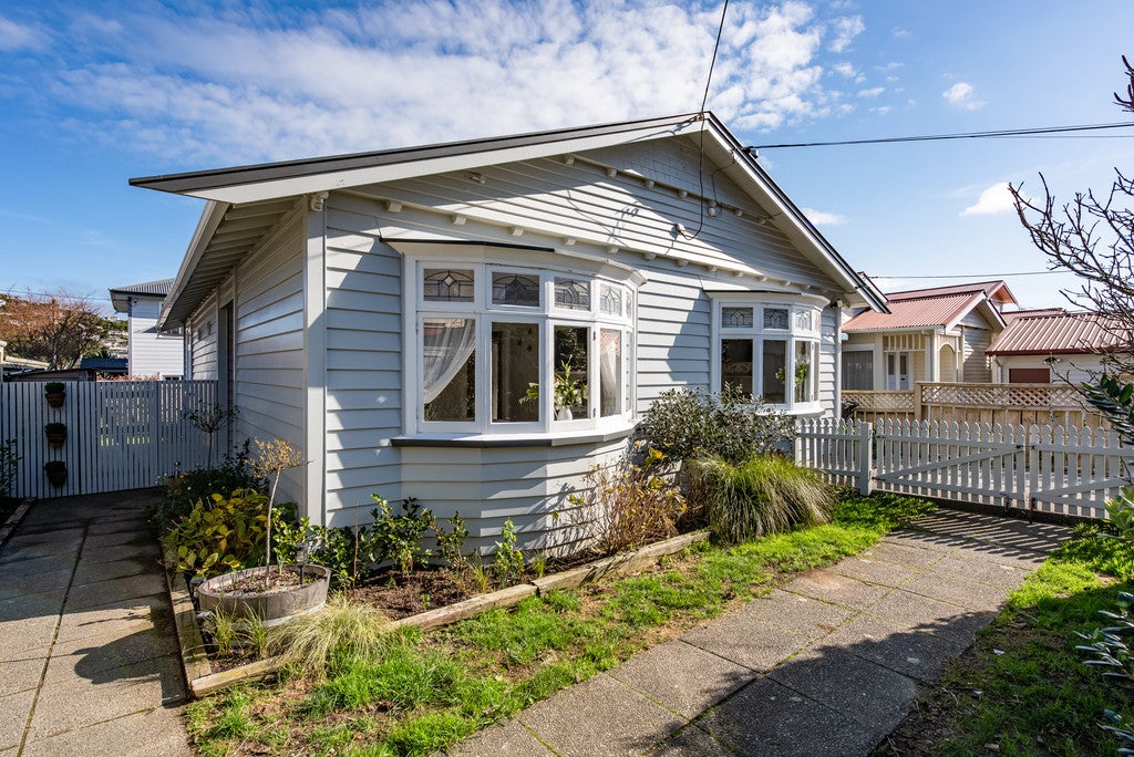 58 Donald Street, Karori, Wellington - Carousel 2