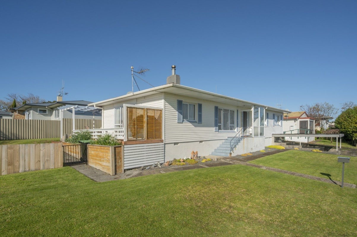 2 Lisbon Street, Greerton, Tauranga - Carousel 2