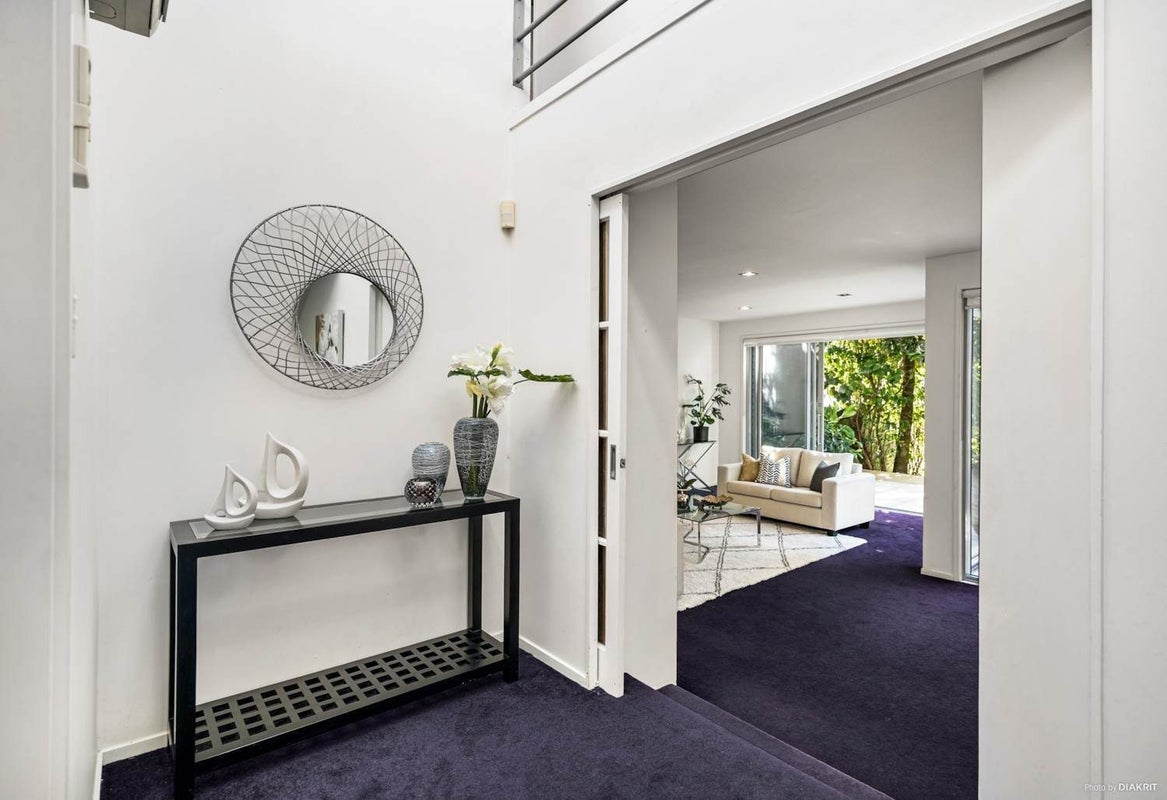 4/19 Waiatarua Road, Remuera, Auckland - Carousel 2