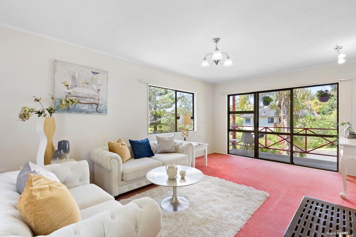 19 Stephen Lysnar Place, Hillsborough, Auckland - Carousel 2