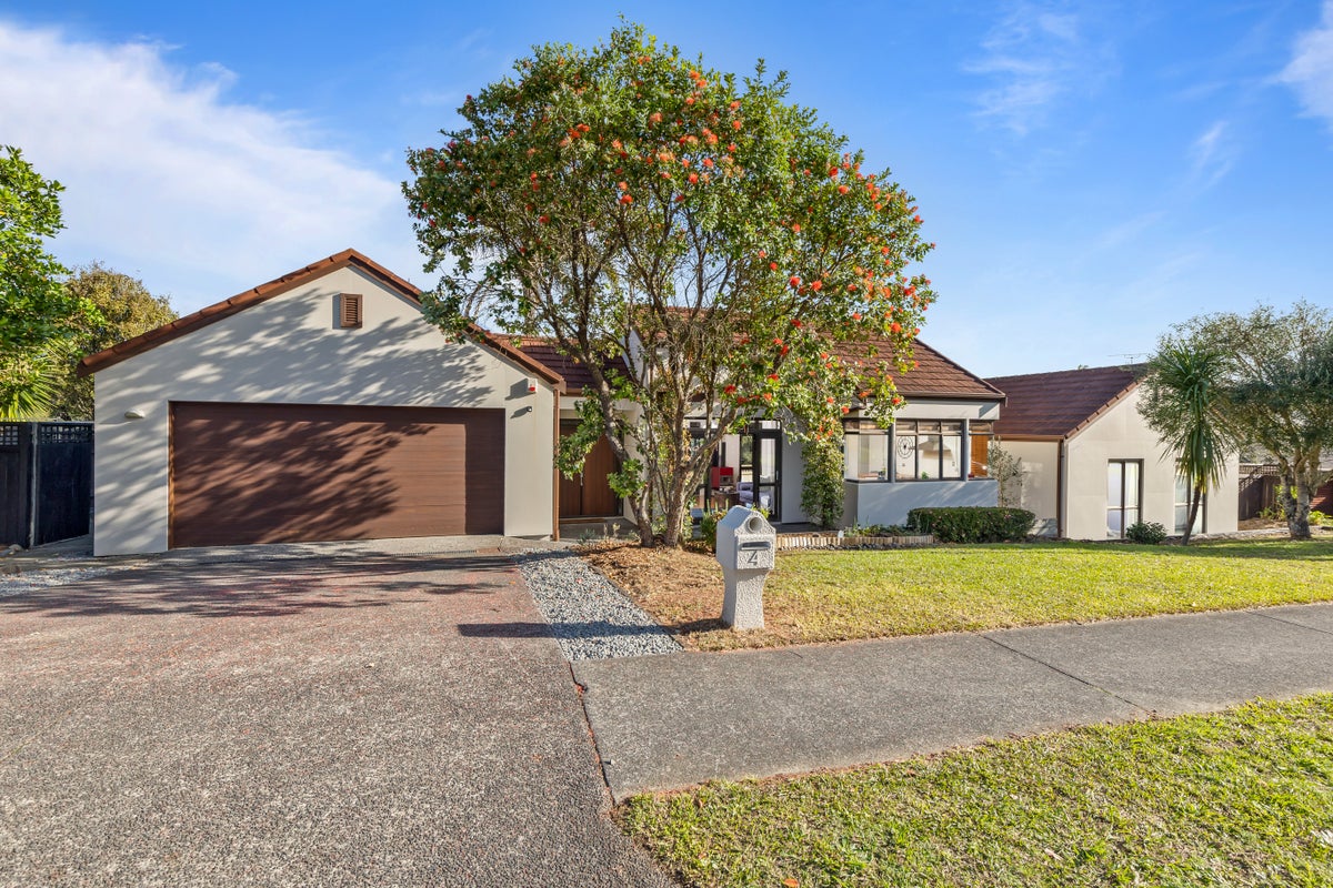 4 Maryann Place, Greenhithe, Auckland - Carousel 1