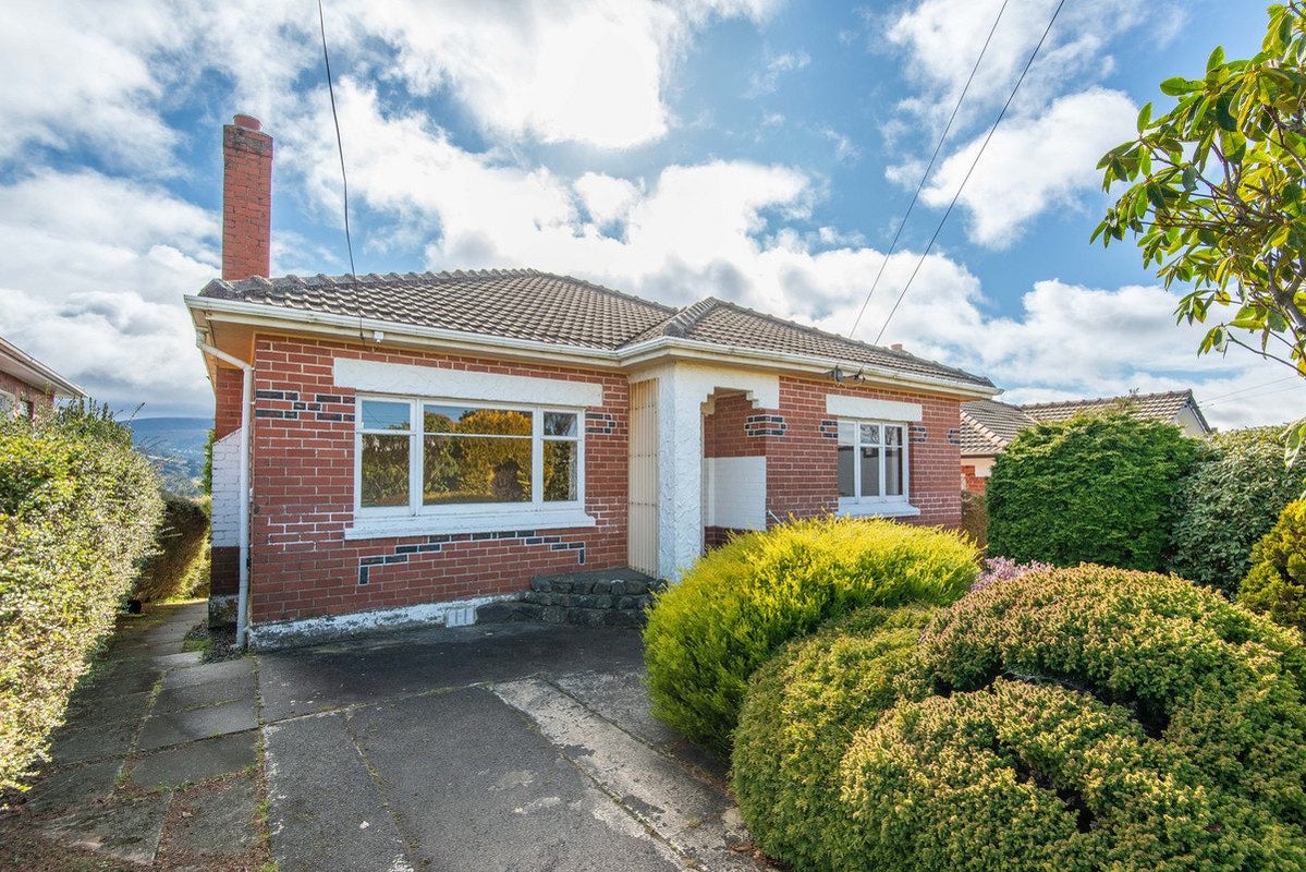 32 Mornington Road, Balaclava, Dunedin - Carousel 1
