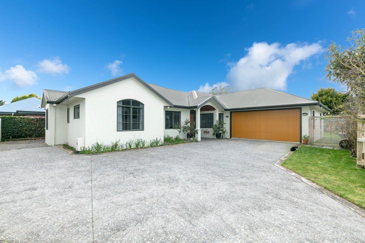 19 Bellona Place, Flagstaff, Hamilton - Carousel 2