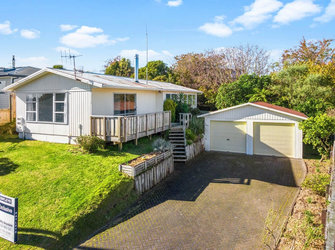 13 Beachman Grove, Hilltop, Taupo - Carousel 2
