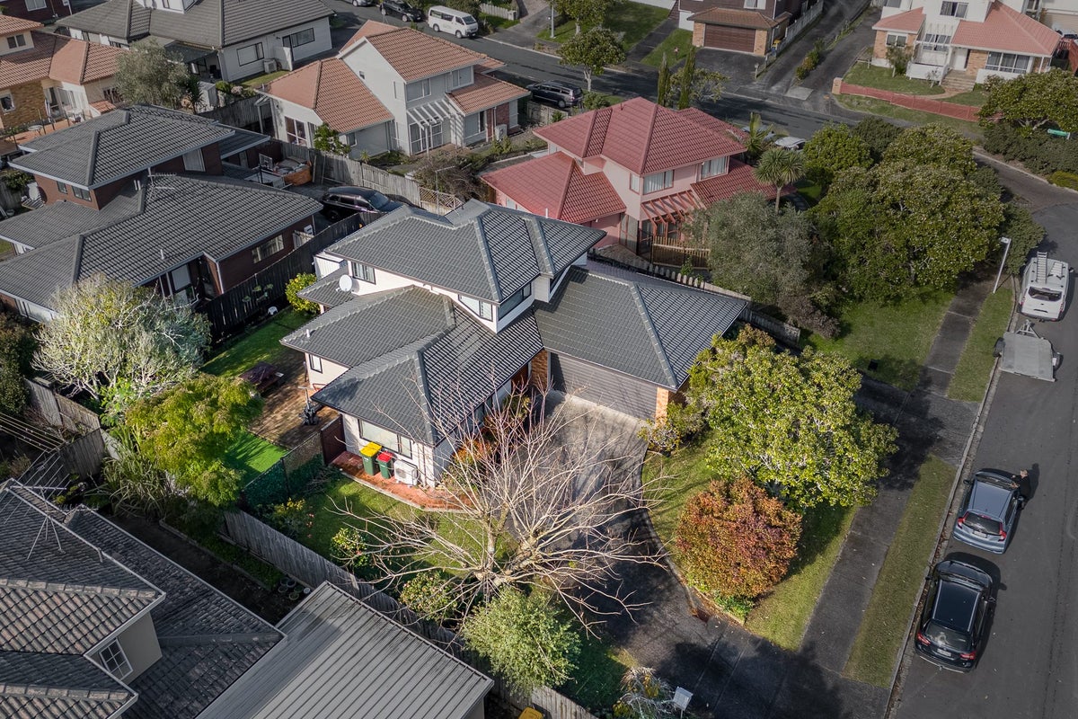 1/8 Mandica Place, Sunnynook, Auckland - Carousel 2