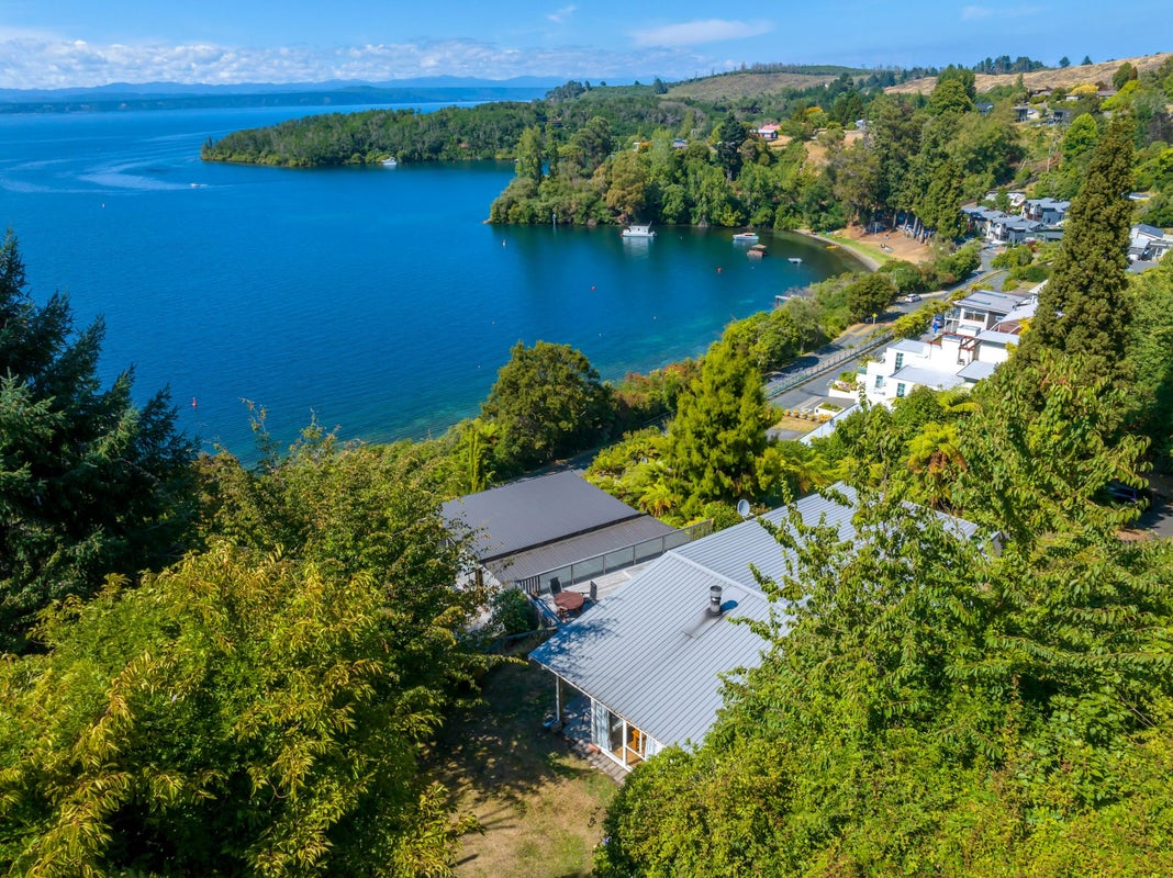 846 Wily Terrace, Acacia Bay, Taupo - Carousel 2