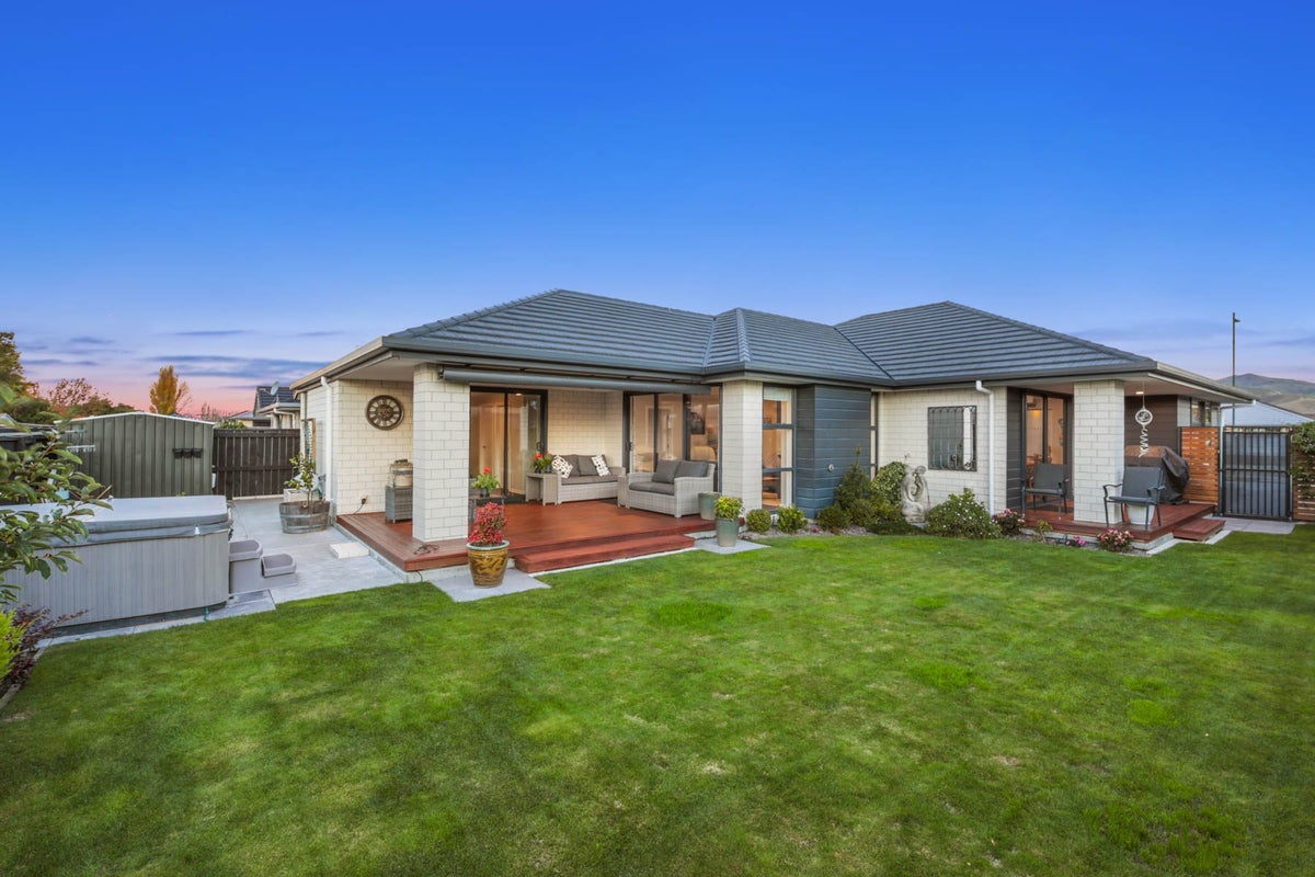 13 Easthaven Place, Redwoodtown, Blenheim - Carousel 1