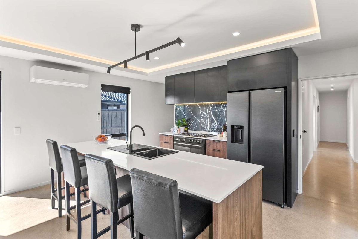 15 Evelyn Crescent, Marshland, Christchurch - Carousel 2