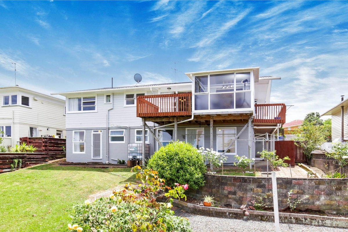 93 Coronation Road, Hillcrest, Auckland - Carousel 1