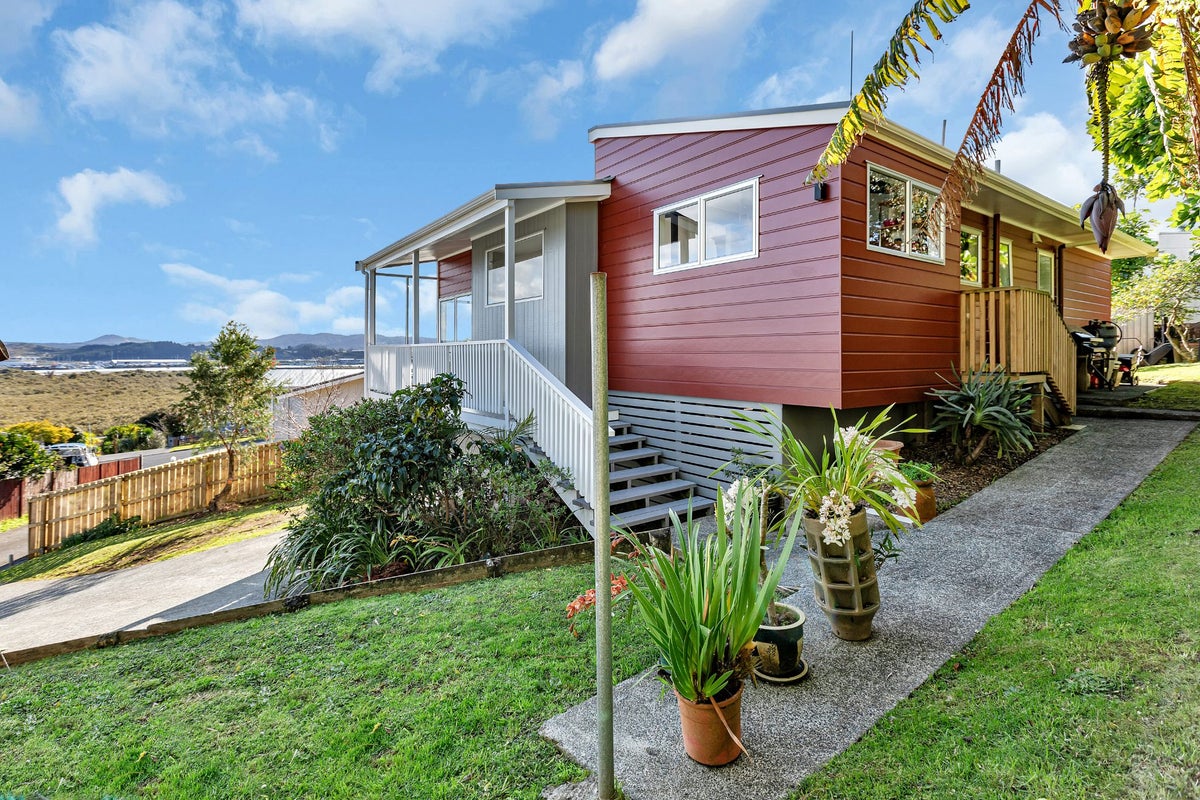 31B Raumati Crescent, Onerahi, Whangarei - Carousel 1