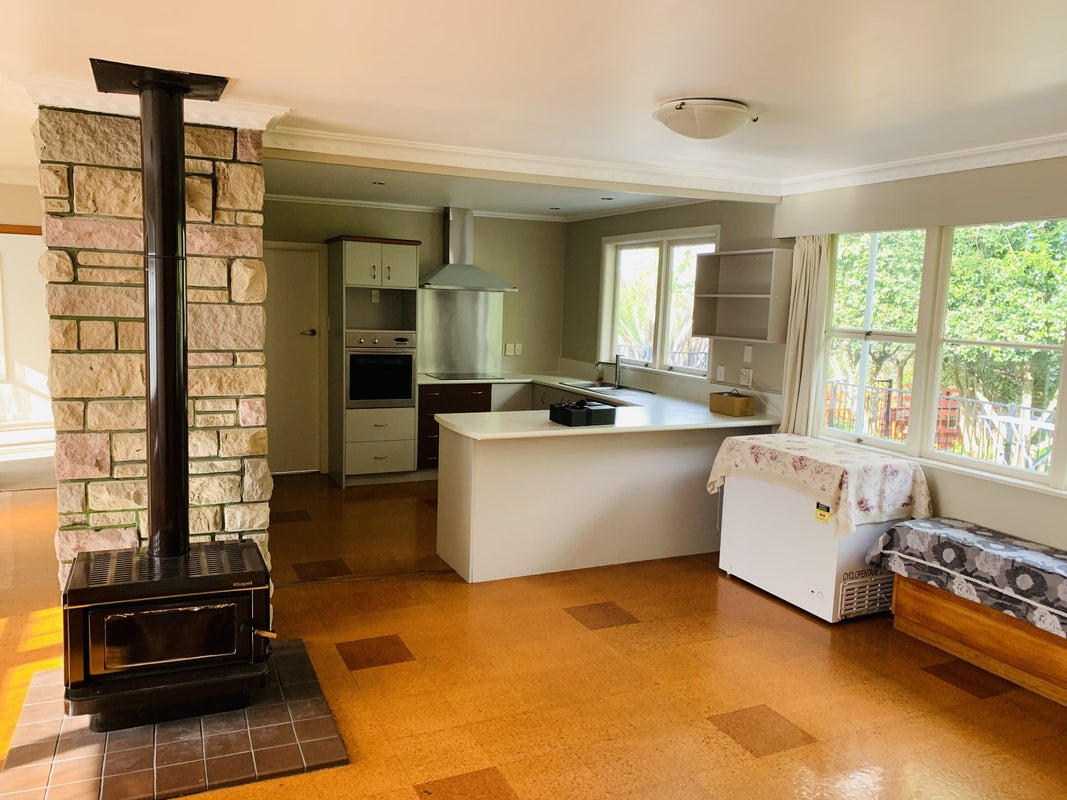 15 Clark Place, Hillcrest, Hamilton - Carousel 2