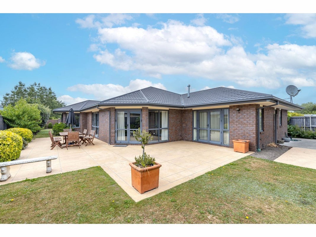 4 Annaby Drive, Northwood, Christchurch - Carousel 1