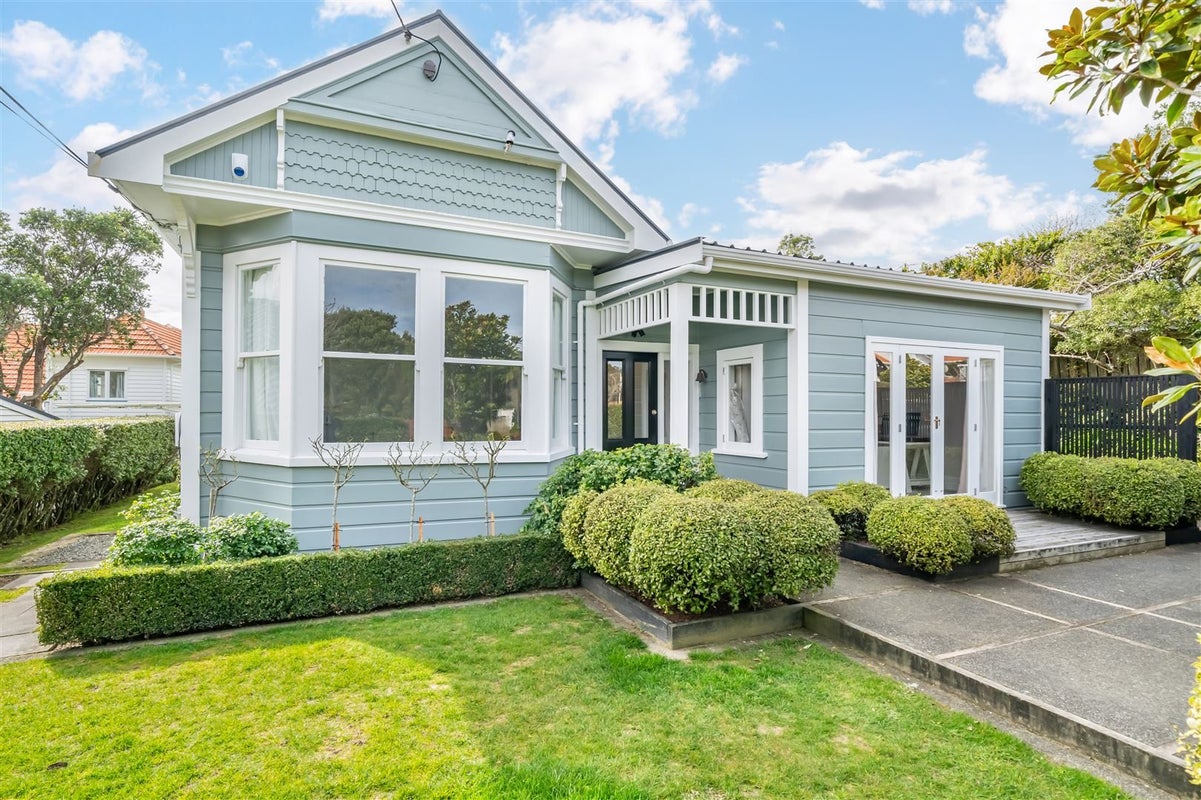 41 Messines Road, Karori, Wellington - Carousel 1