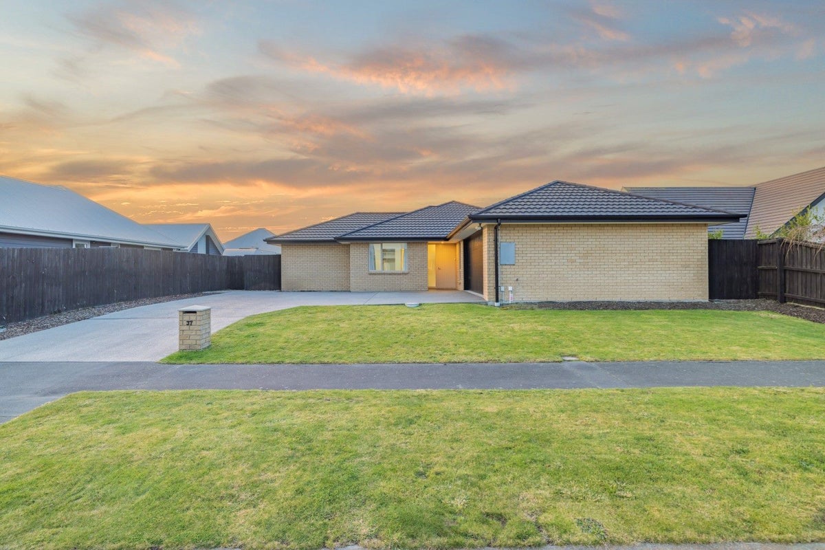 37 Cole Porter Avenue, Mairehau, Christchurch - Carousel 24