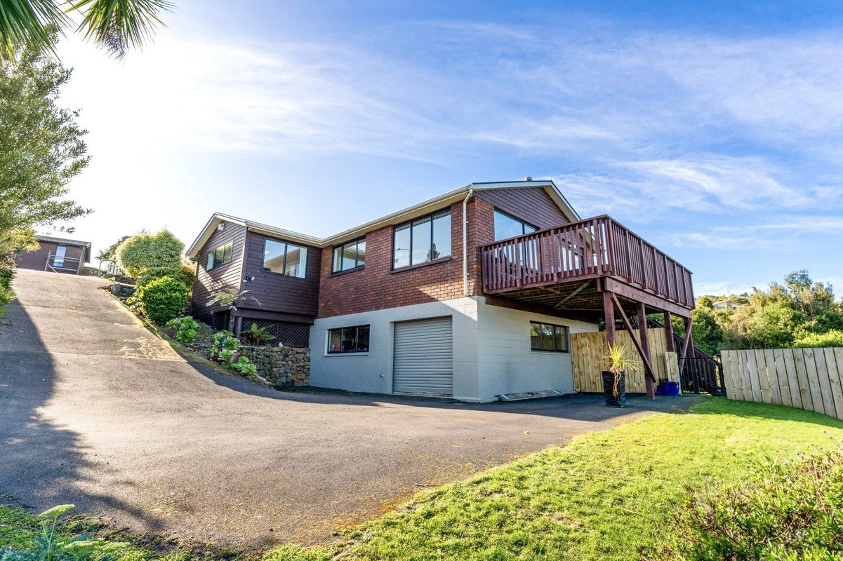 10 Moodie Street, Shiel Hill, Dunedin - Carousel 1