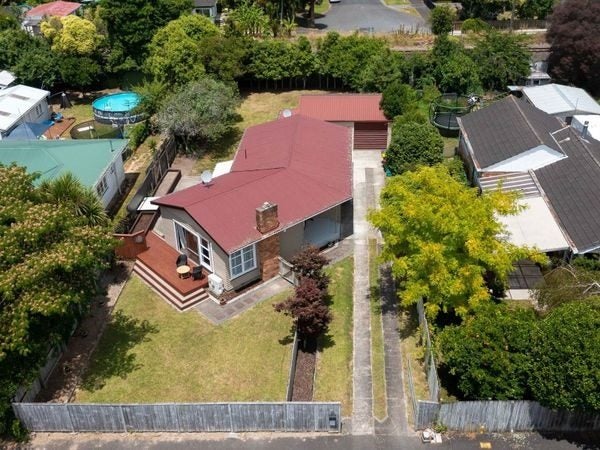 4 Griffiths Place, Claudelands, Hamilton - Carousel 1