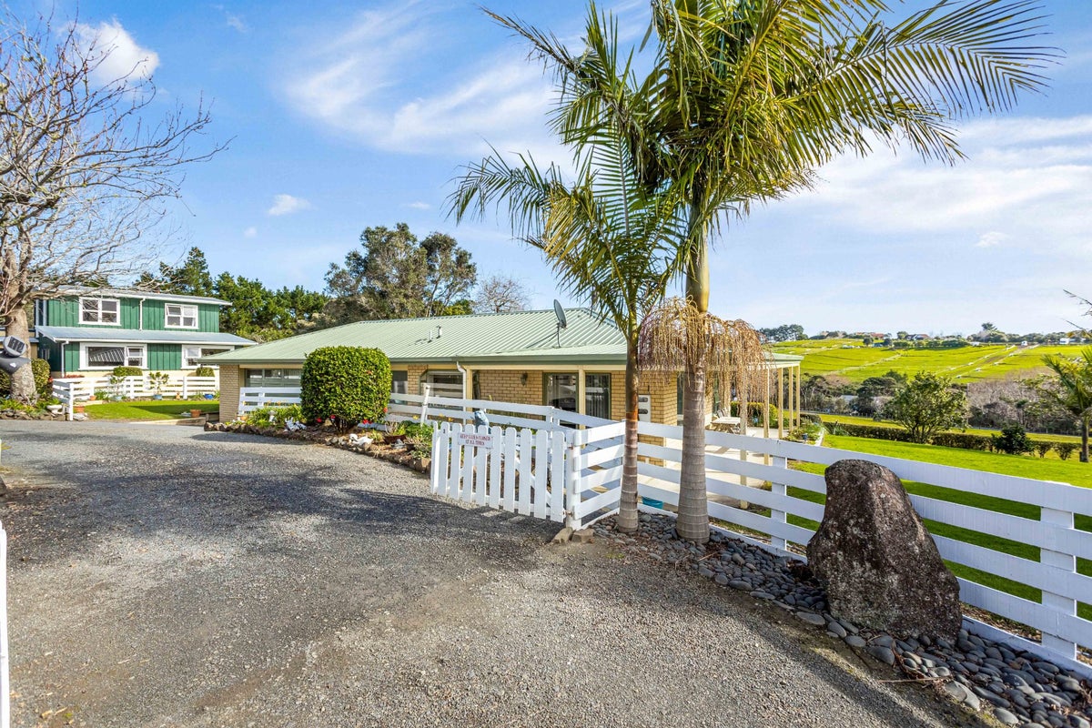 192 Muriwai Valley Road, Waimauku - Carousel 16