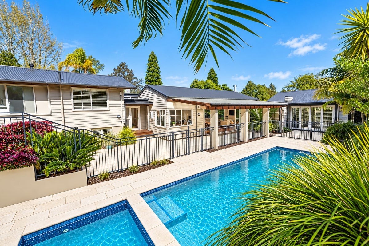 14 Tiffany Close, Totara Park, Manukau City, Auckland - Carousel 1