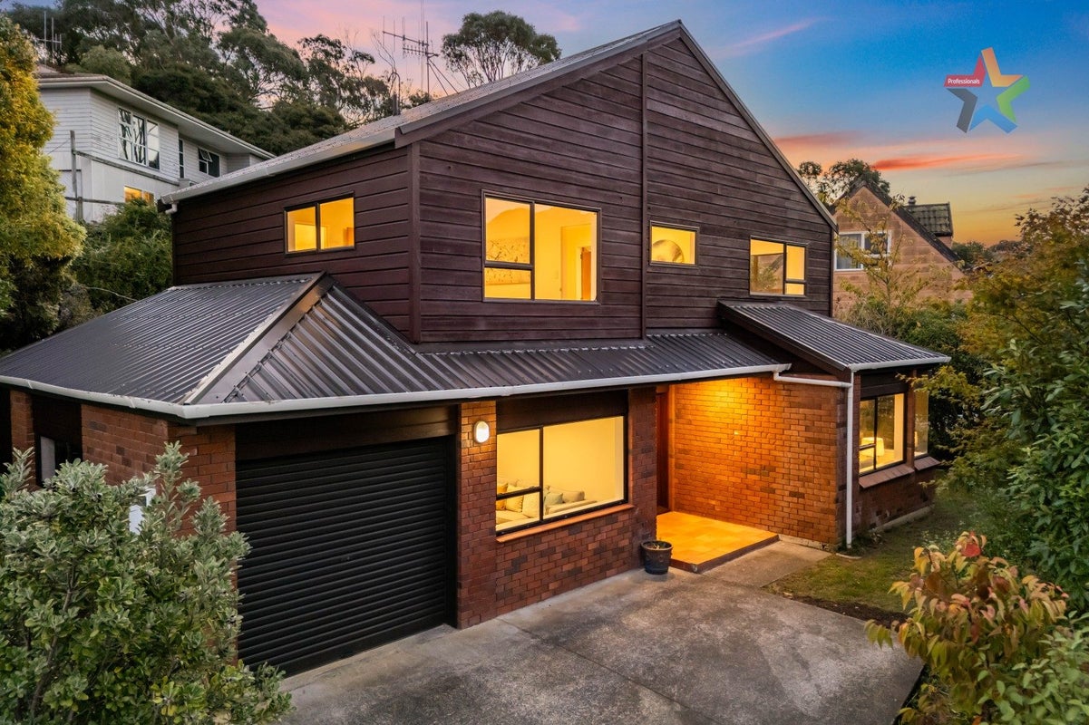 14 Shackle Lane, Whitby, Porirua - Carousel 1