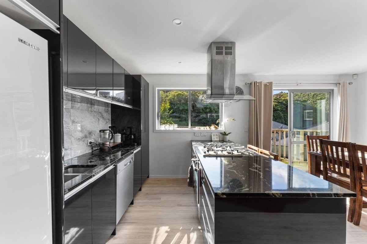 1/16 Kelso Grove, Kelson, Lower Hutt - Carousel 2
