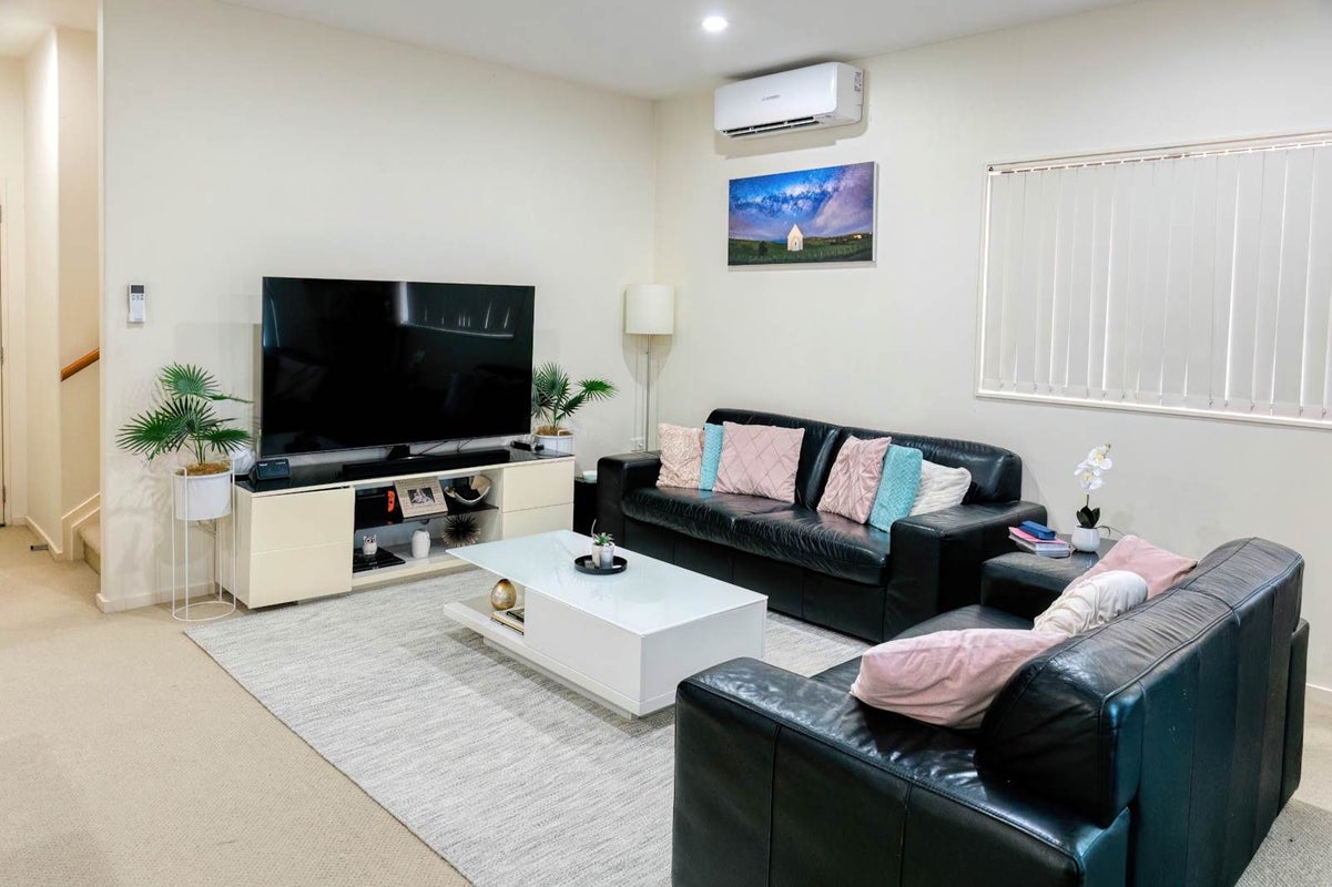 17 Agapanthus Place, Flat Bush, Auckland - Carousel 2