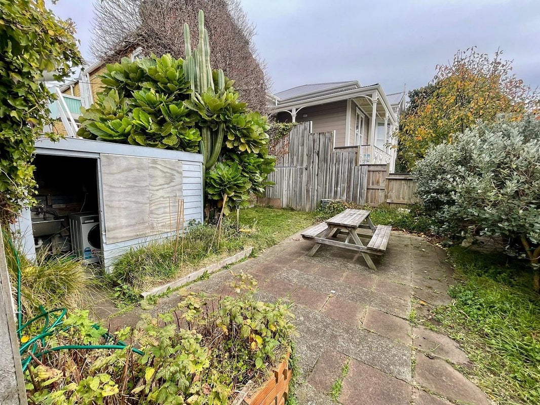 234 Adelaide Road, Newtown, Wellington - Carousel 2